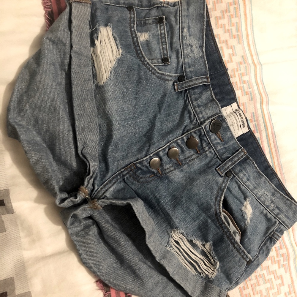 One Teaspoon and Free People Button Up Shorts Size 28